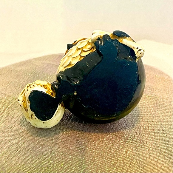 Halloween Black Owl Resin Statue - 5"
Halloween Decor Owl Figurine with Skull - Picture 8 of 9